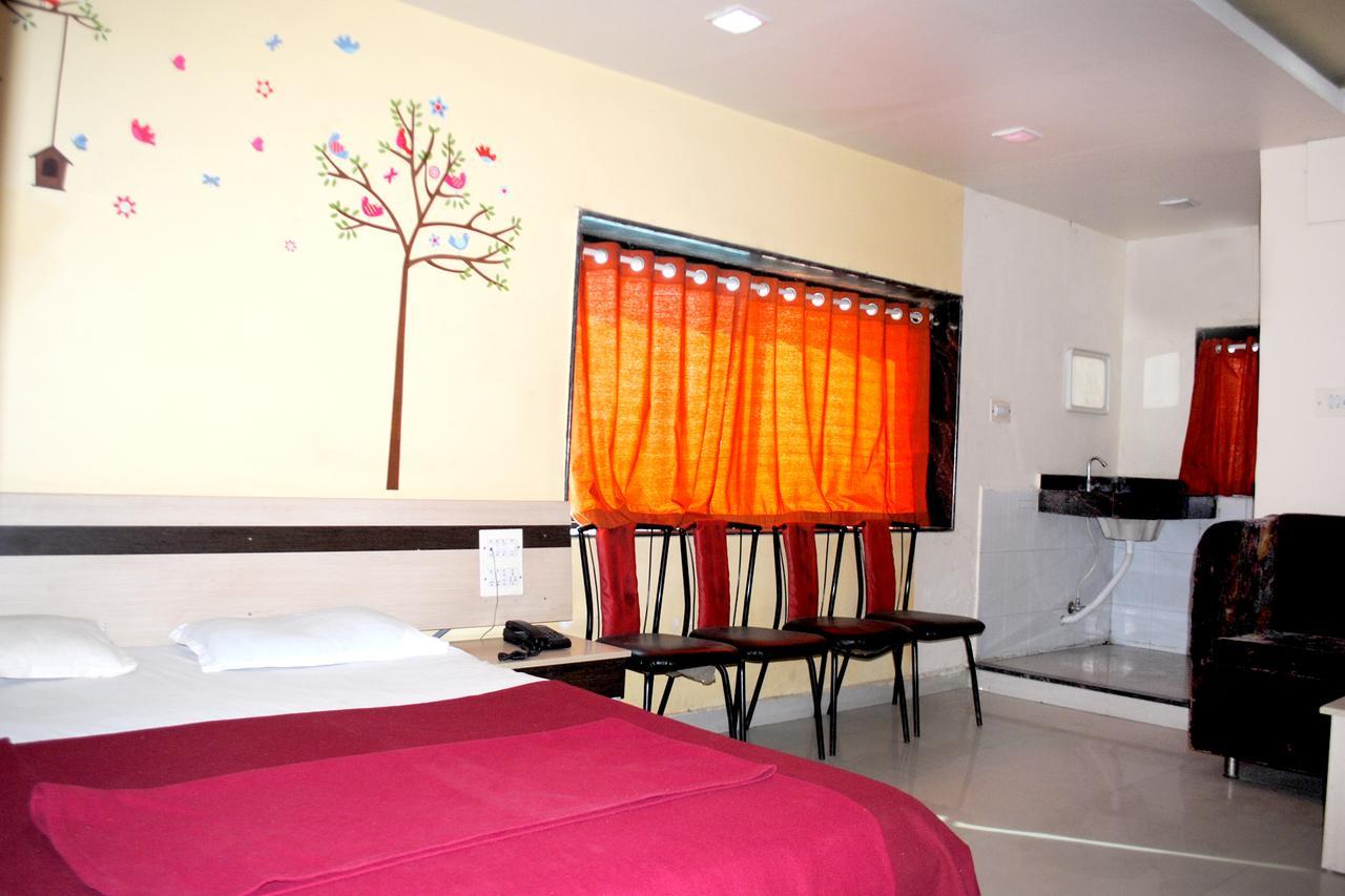 Hotel Kesari Nandan Lātūr 외부 사진